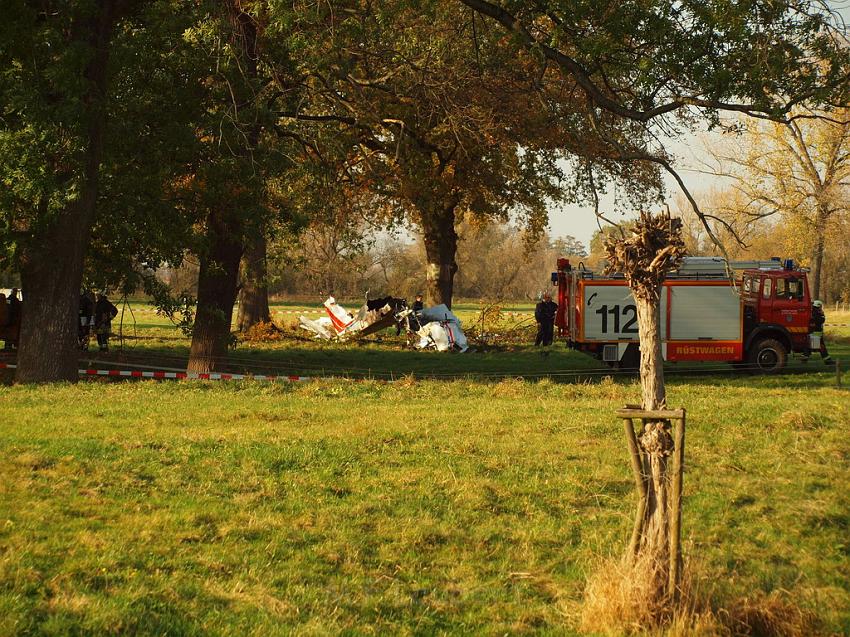 Kleinflugzeug abgestuerzt Sankt Augustin Meindorf P052.JPG